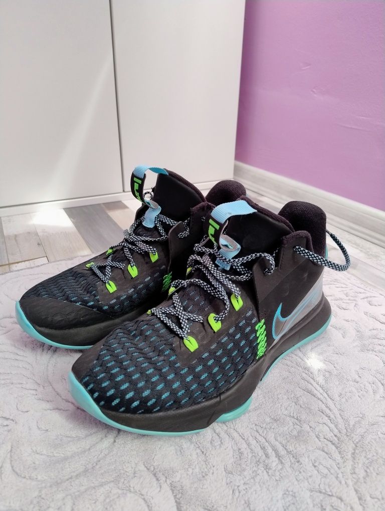 Nike LeBron Witness 5