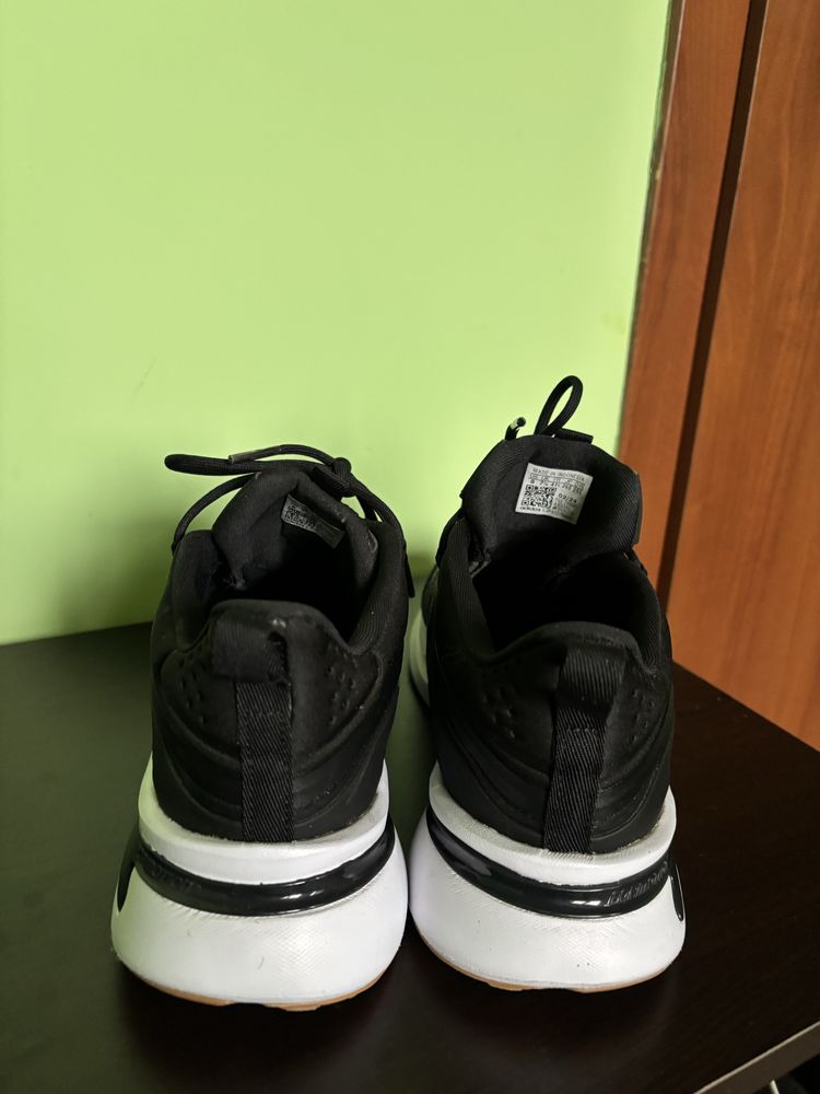 Спротни обувки Adidas
