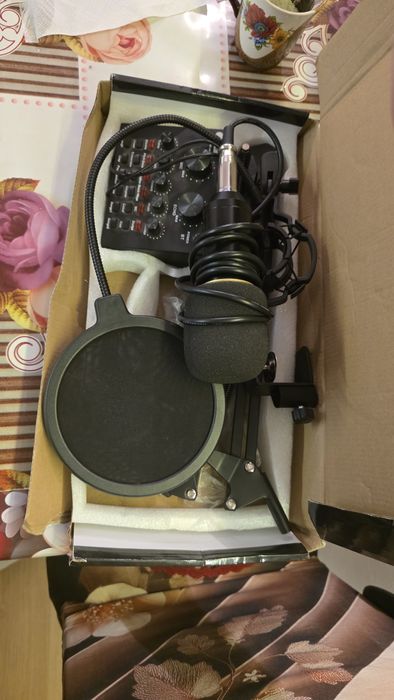 Vand Microfon Gaming