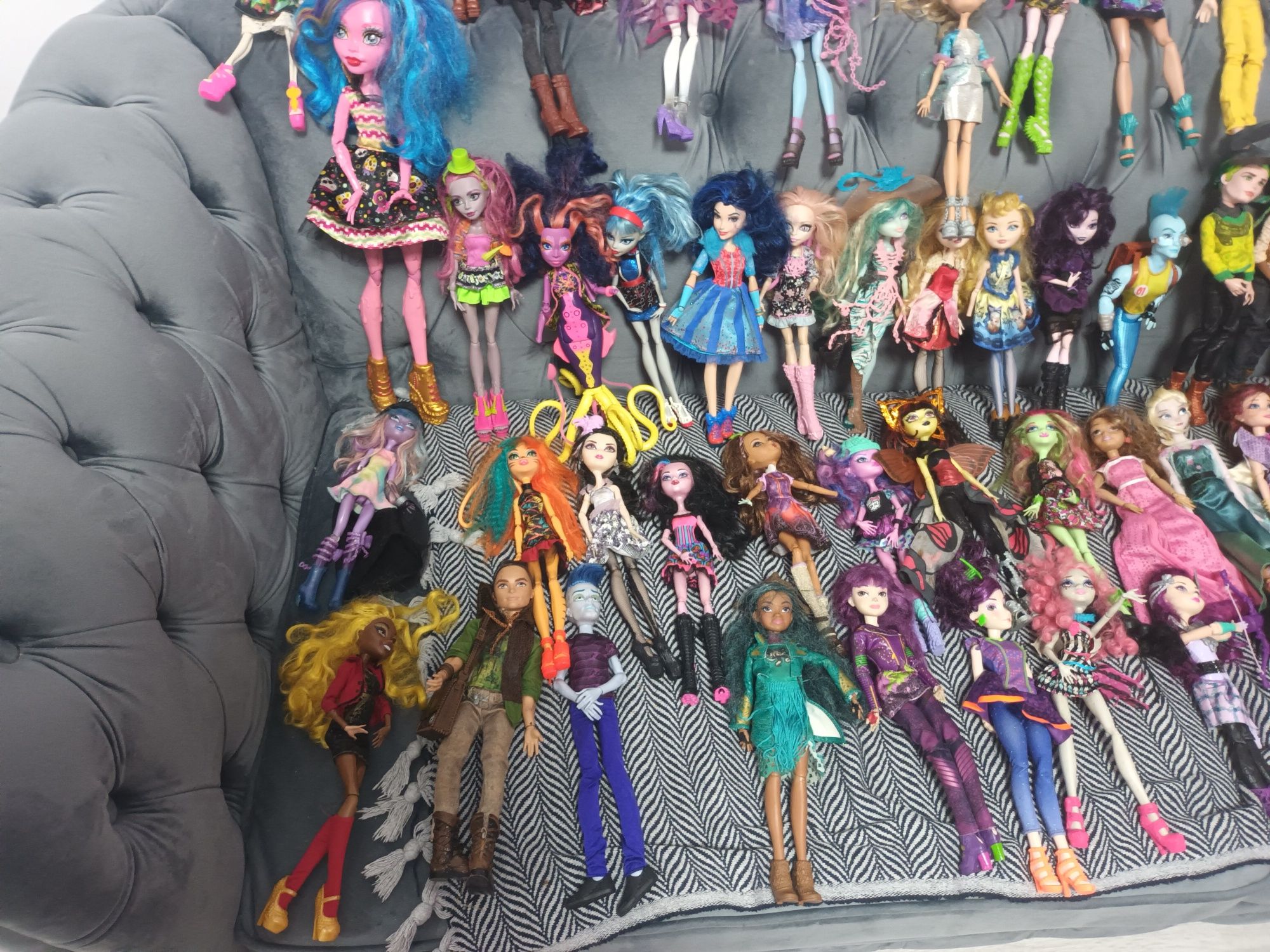 De vânzare papusi monster high