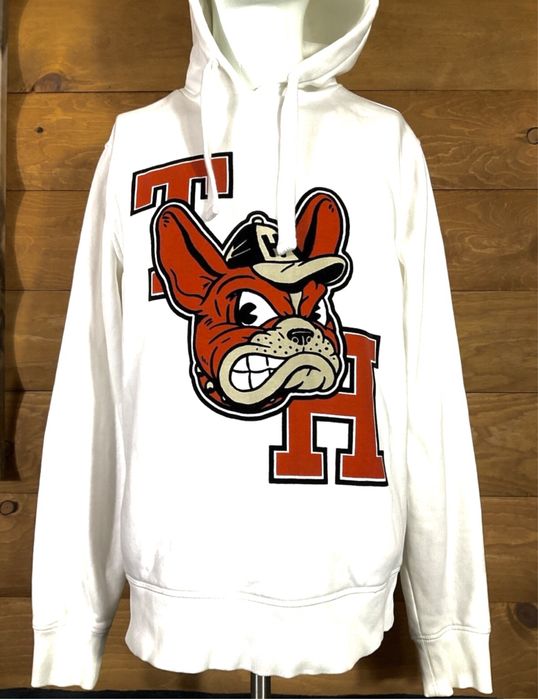 Lacoste, Cesare Paciotti, tommy hilfiger