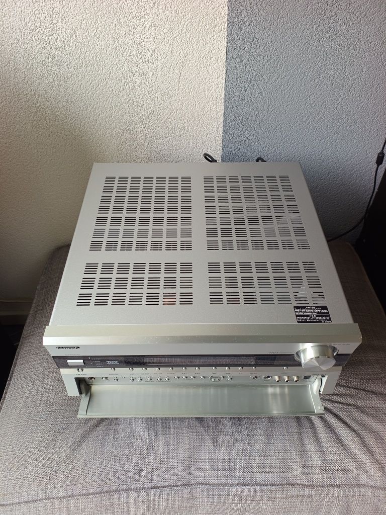 ONKYO TX-SR 875 receiver
