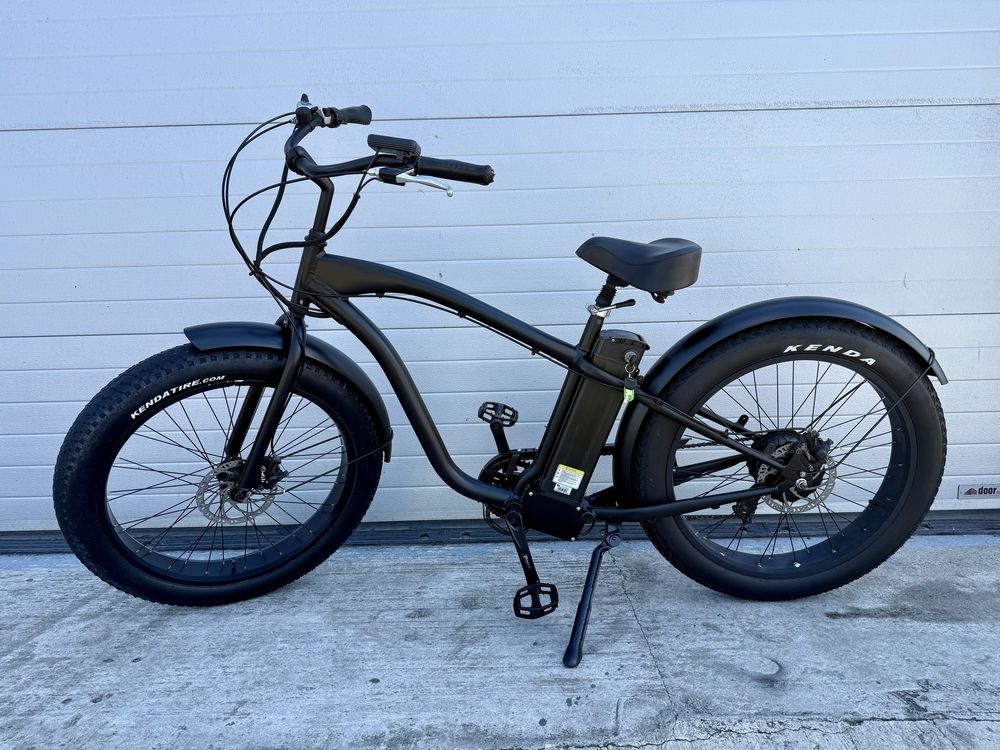 Vand bicicleta electrica Fat Bike design unic tip cruiser cu 2 baterii