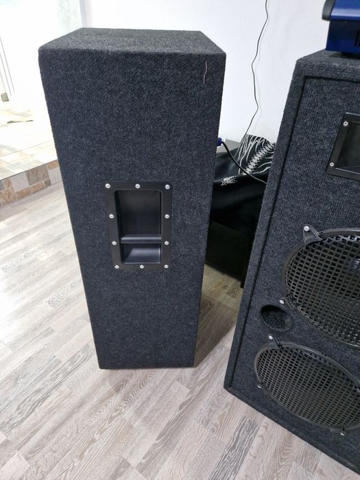 Boxe + statie negociabil