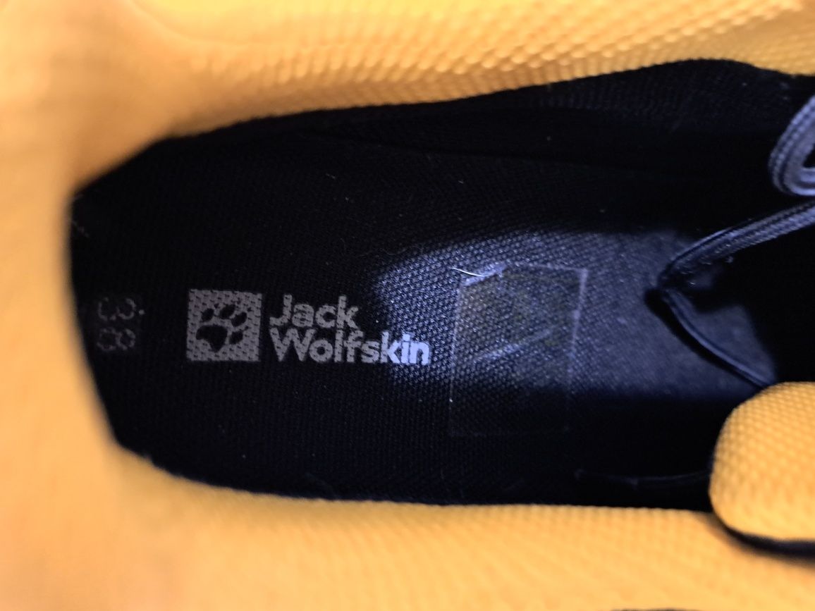 Оригинални маркови Jack Walfskin ,Texapore core,38 номер