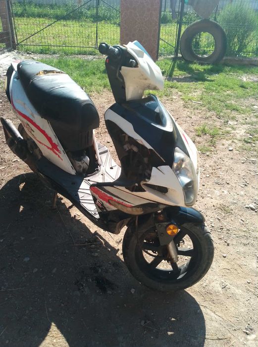 Se vând amândouă sunt defecte