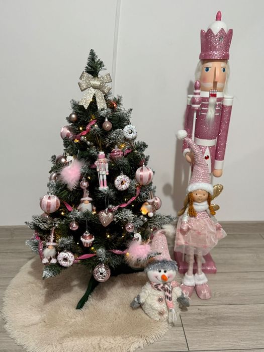 Brad impodobit de craciun