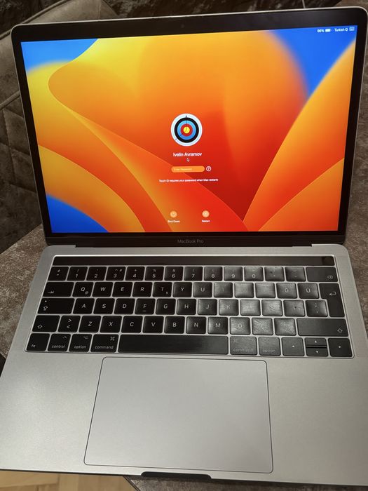 Macbook Pro 13 TouchBar, 4 USB ports