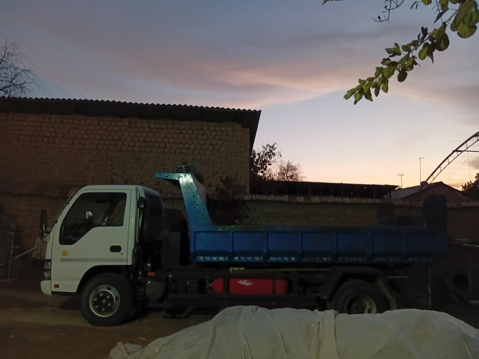 СРОЧНО ПРОДАЁТСЯ !!! Продаётся  заводской самосвал ИСУЗУ NQR (газ)/Sam