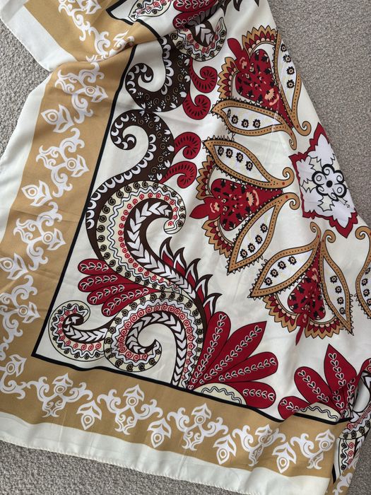 Платок женский светлый новый