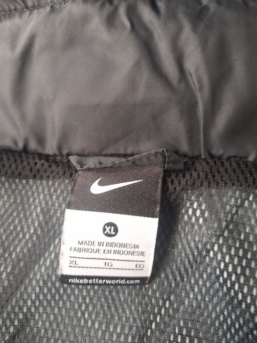 Nike мъжко яке XL размер.