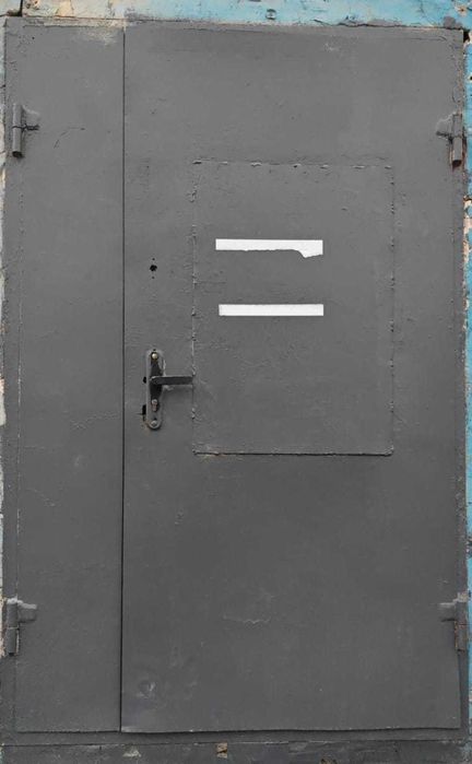 дверь металлическая и пластиковая