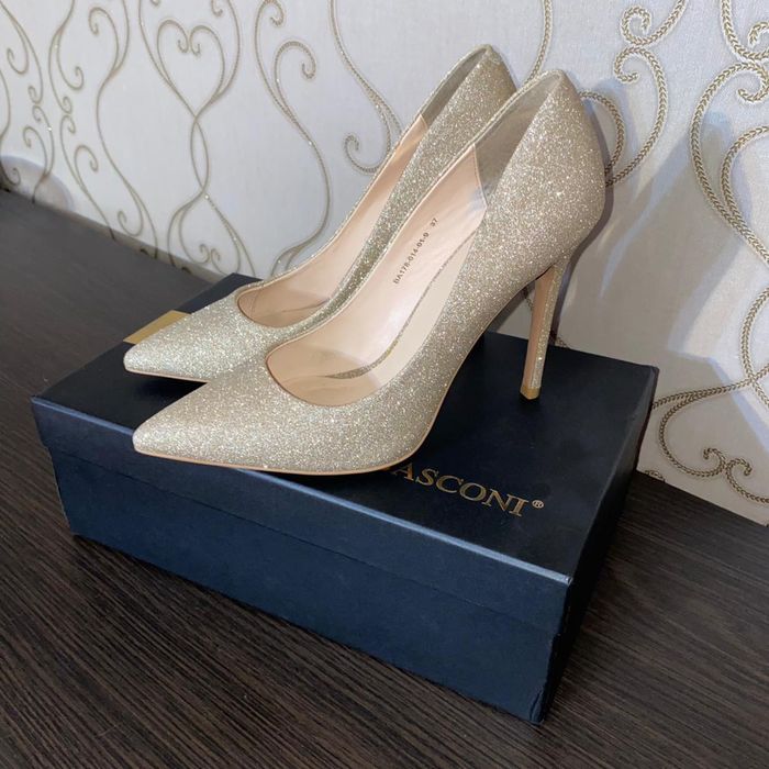 Продам шикарные вечерние туфли