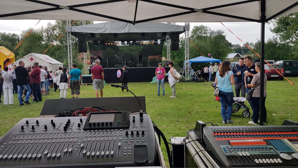 Oferta de scena, sonorizare si lumini