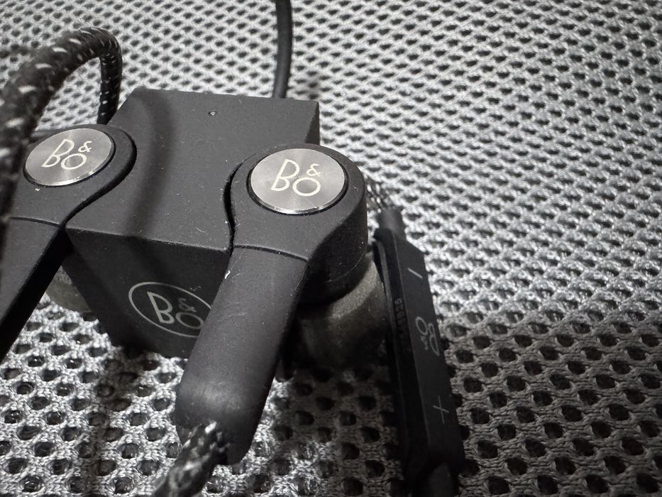 Casti Bluetooth Bang & Olufsen BeoPlay H5