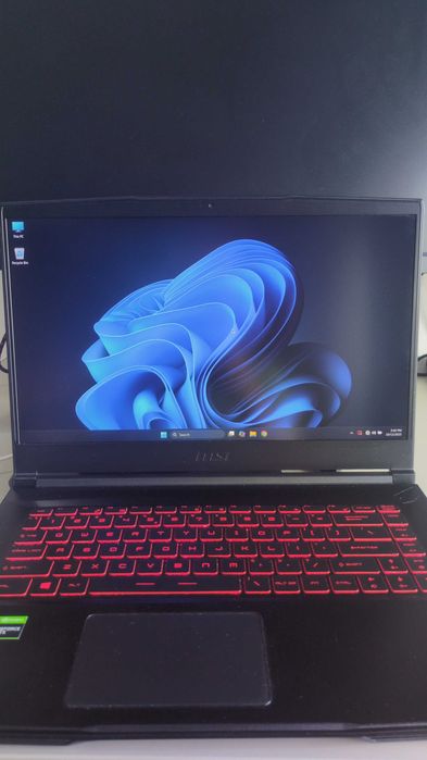Laptop Gaming MSI GF63 Thin 10SCSR