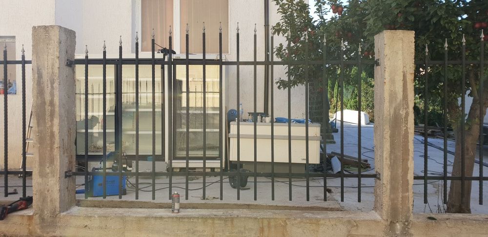 Изработка и монтаж метални огради,врати и патапети от всякакъв тип