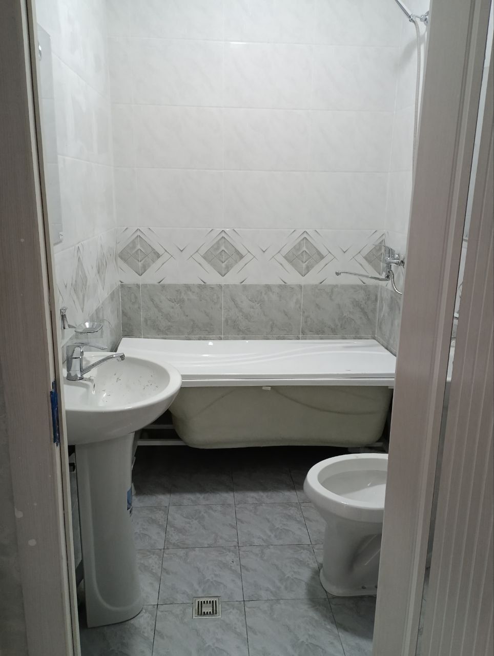 Srochna sotiladi massiv qoyliq