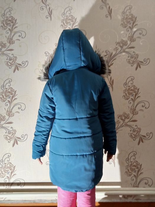 Продам зимнюю детскую куртку