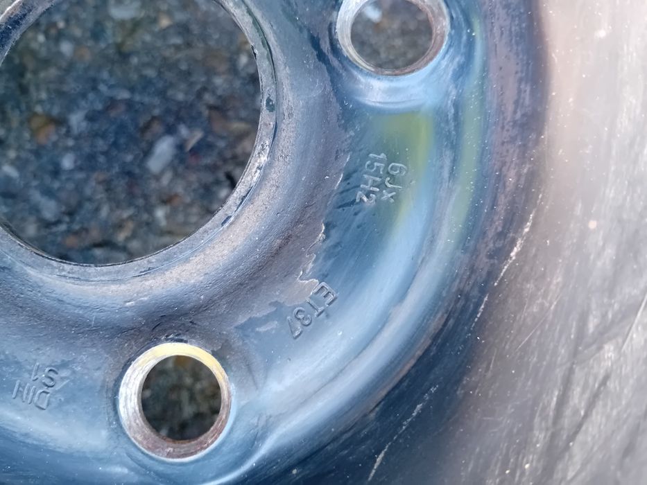 Продавам зимни гуми с джанти