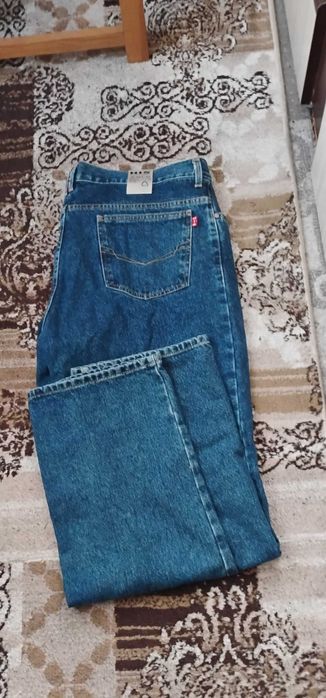 Vând blugi bărbați