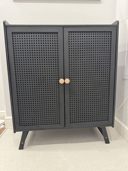 Продам тумбочку для прихожей