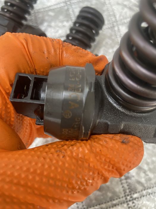 injector cod 038130073AQA vw motor 1.9 cod BPT AXR