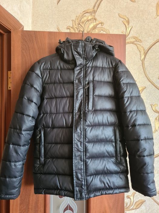 Продам зимнию куртку.