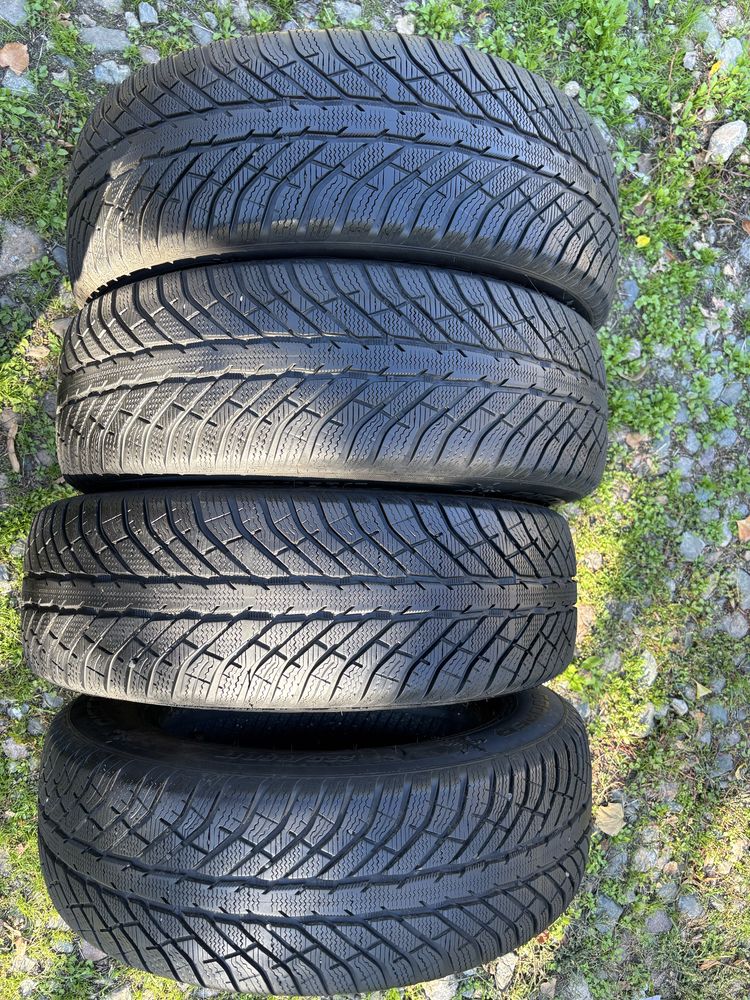 225/65 R17 4бр зимни гуми