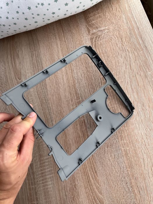 Централна конзола за бежов салон на Mercedes W204 C C180 C200 C220