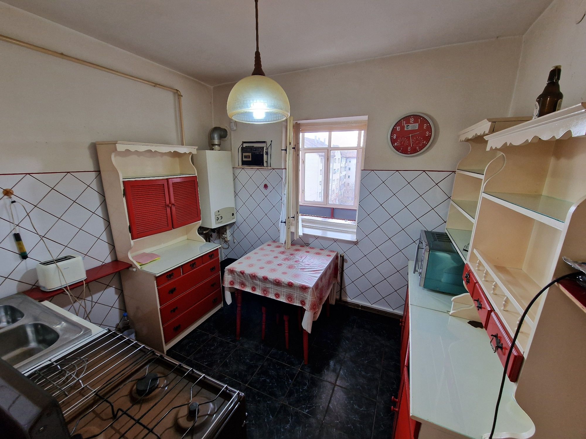 Apartament cu 3 camere și garaj