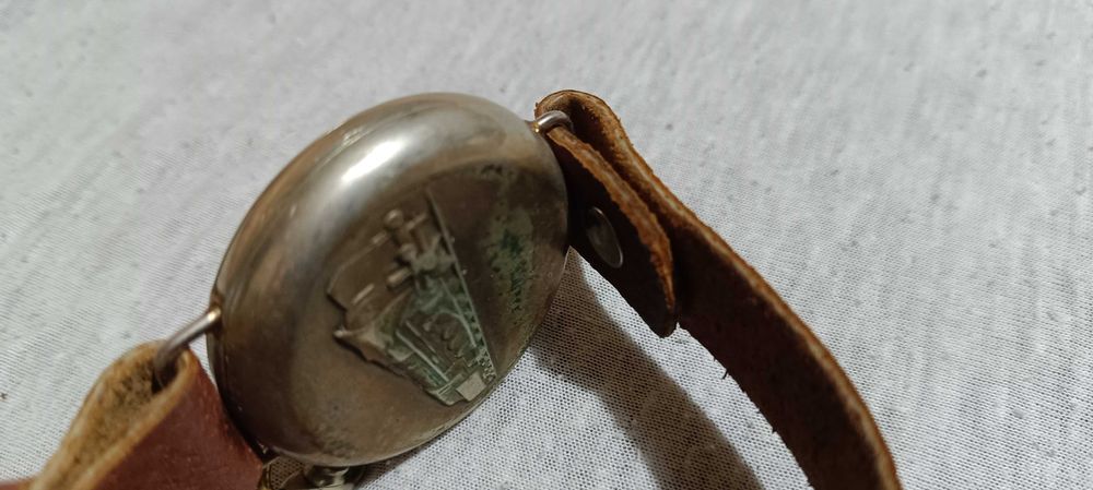 Ръчен часовник Мълния