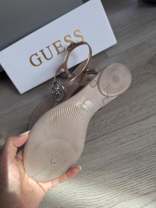 Sandale Guess de plaja