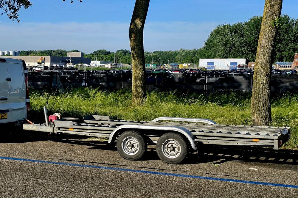 Platforma Van Weel 2001 VW AT