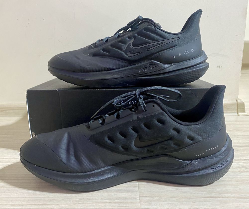 Nike Air Winnflo Shield