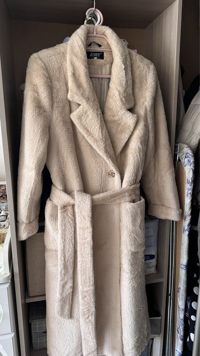 Продается новое пальто