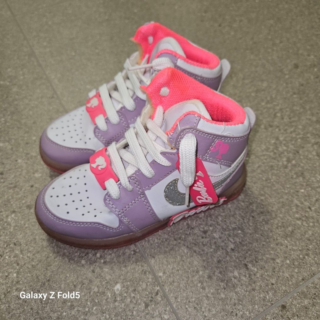 Vand adidasi Nike barbie