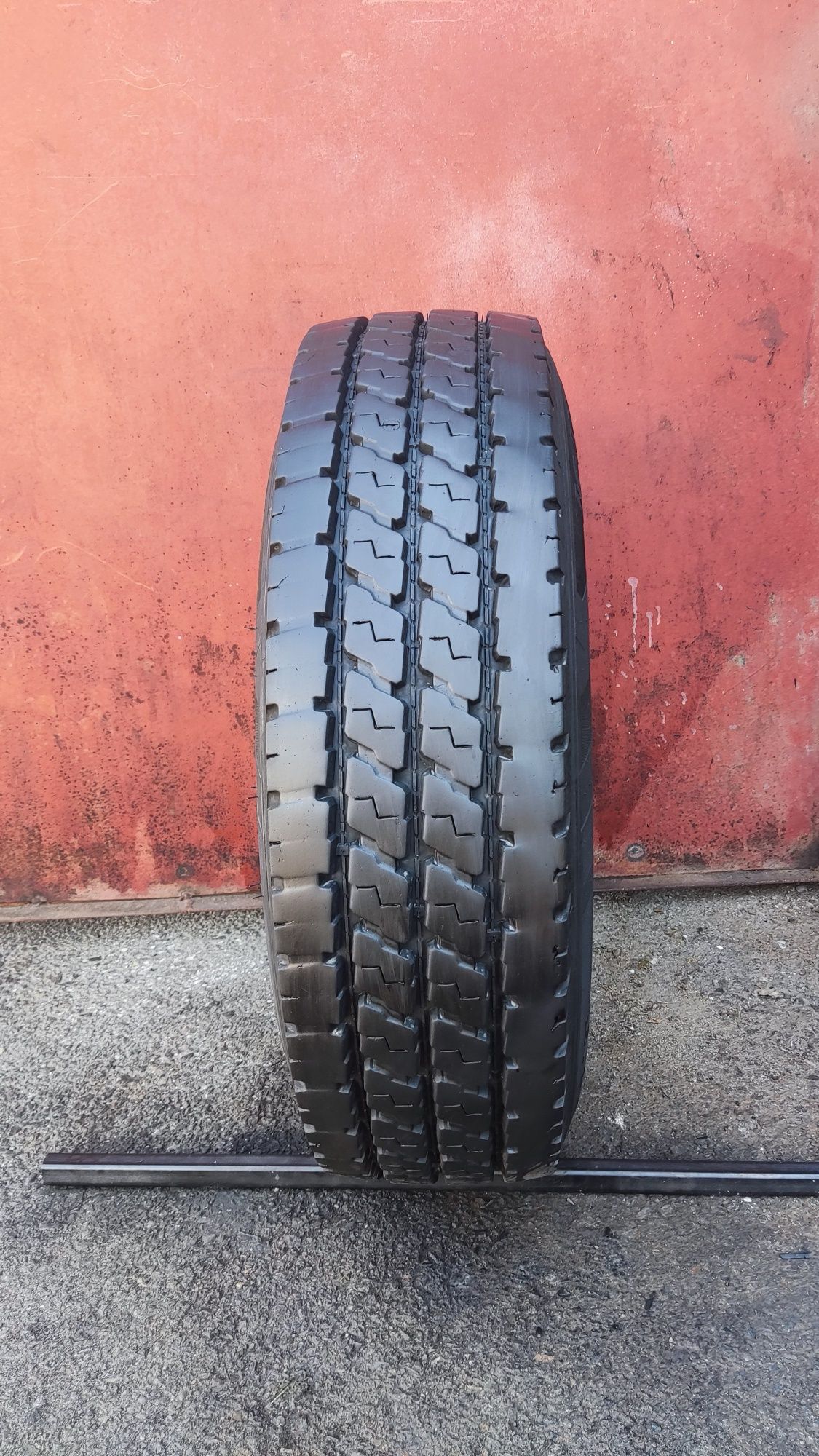 1бр. гума 195/R/14 Kumho KRD07, dot22
12PR, плата
dot22
9.7mm
Много до