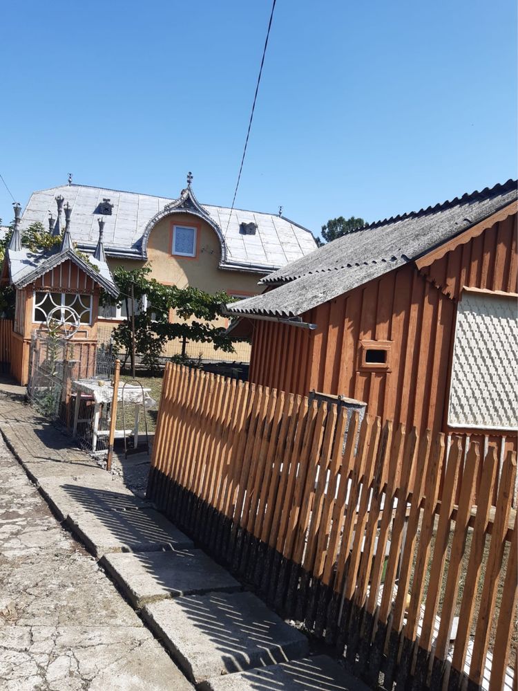 Gospodarie de vanzare in Zaharesti
