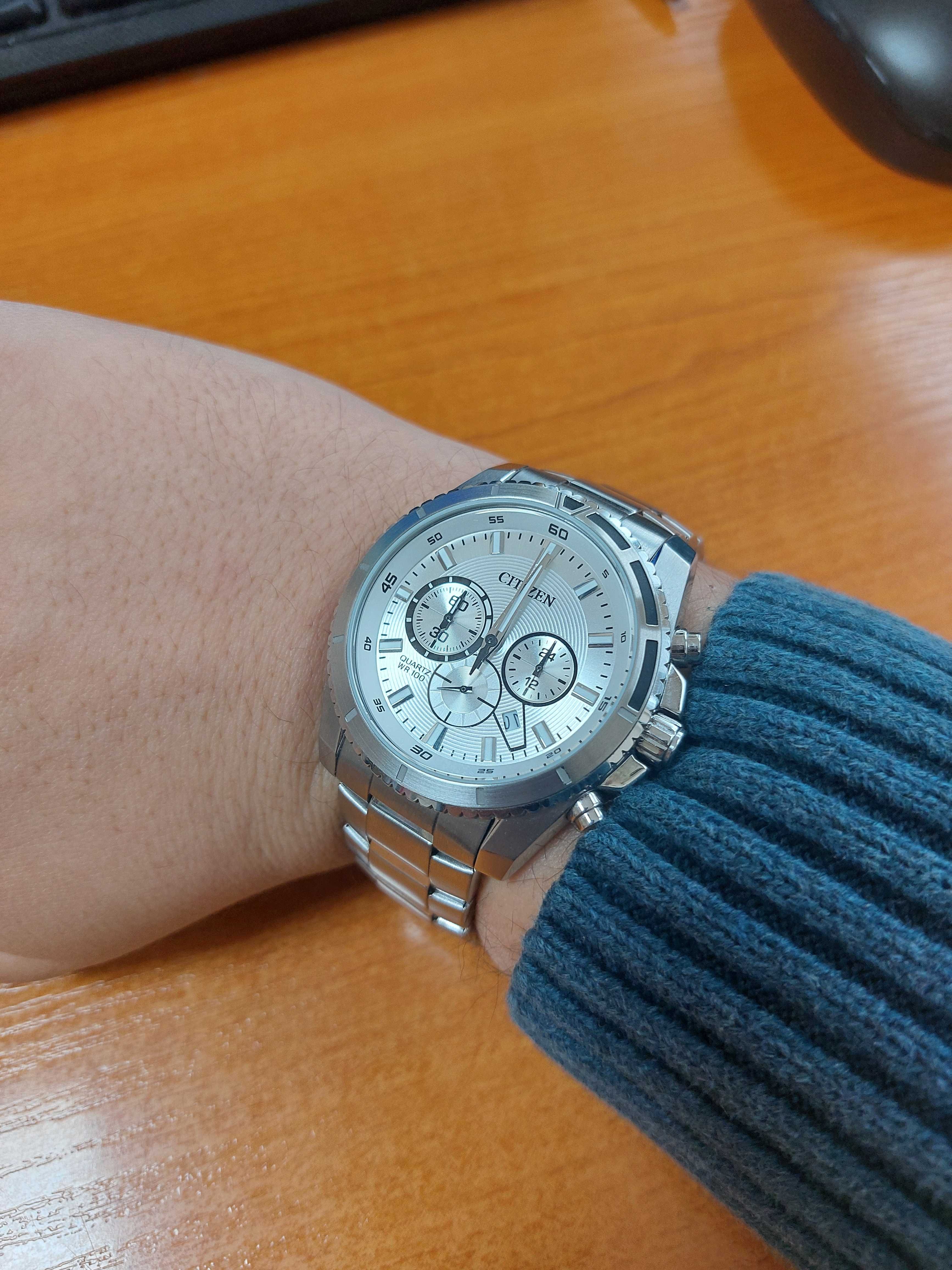 Продавам  часовник Citizen Quartz Chronograph AN8200-50A