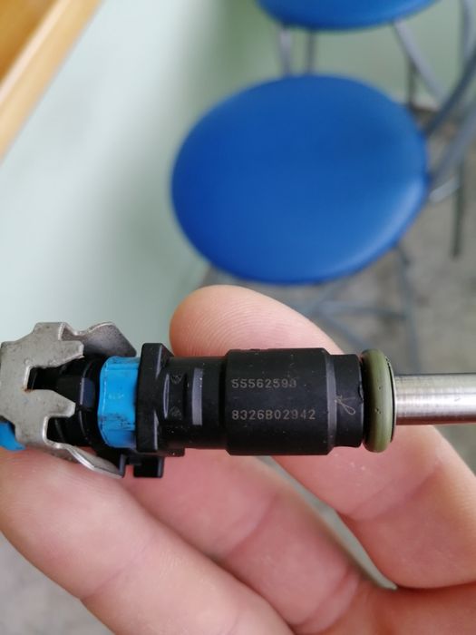 Бензинови дюзи за опел инсигния