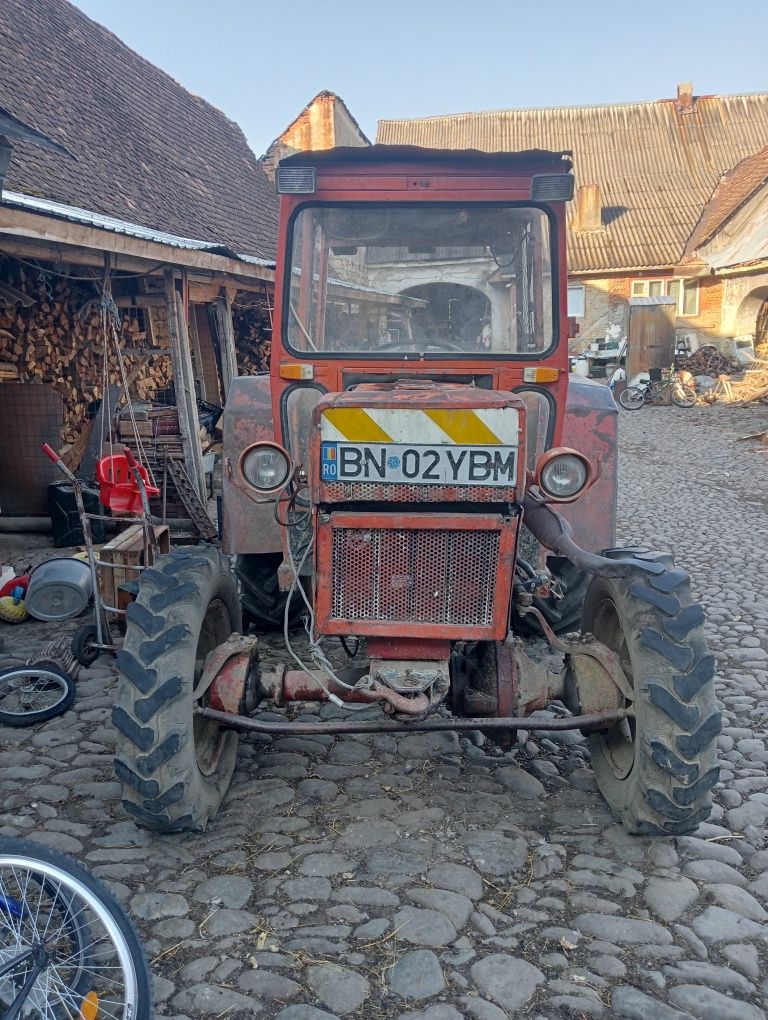 Vînd tractor fiat 445 dt.