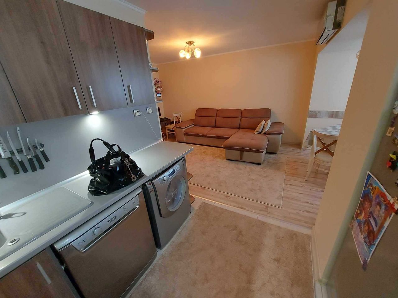 Продава се Тристаен апартамент в Търговище, Център - 105 кв.м за 1360 €/кв.м - Снимка #6