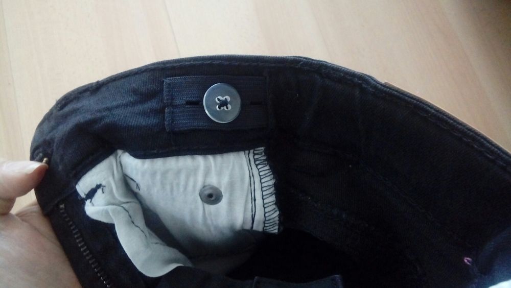 Нови дънки за момиче