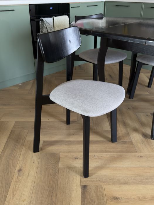 Стол обеденный со стульями