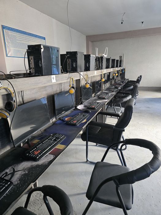 Kompyuter tayyor  biznez uchun. Ajoyib narx. Stol stullari bilan.