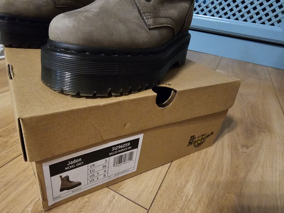Ghete / bocanci Dr. Martens AirWair din piele