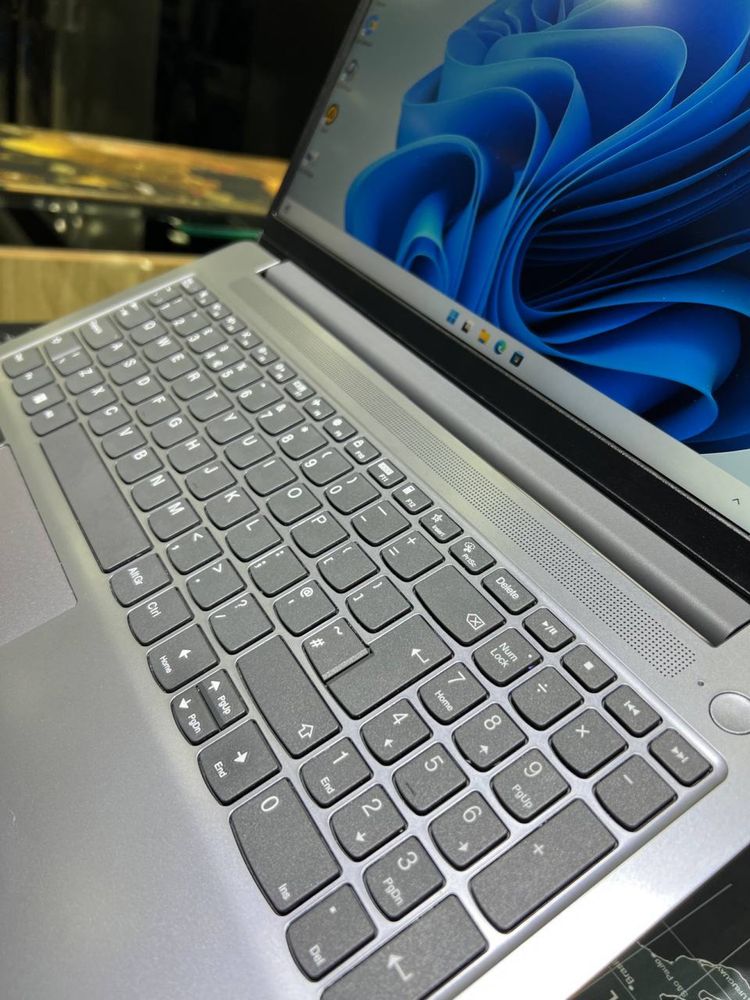 Lenovo IdeaPad Slim3 i5-12450H
