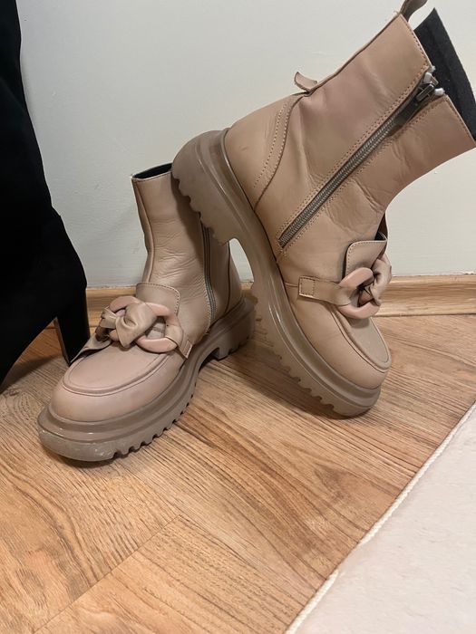 Два чифта боти за 100 лв