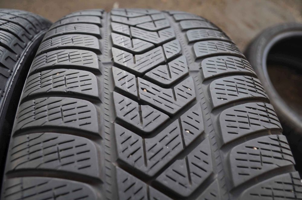 SET 2 Anvelope Iarna 235/55 R19 PIRELLI Scorpion Winter 101H - Runflat